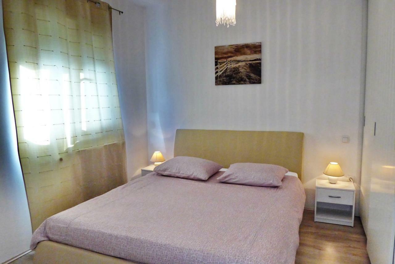 Apartments Curicta 1 คิร์ก ภายนอก รูปภาพ
